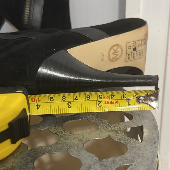 Micheal Kors women’s over the knee boots - Picture 8 of 12